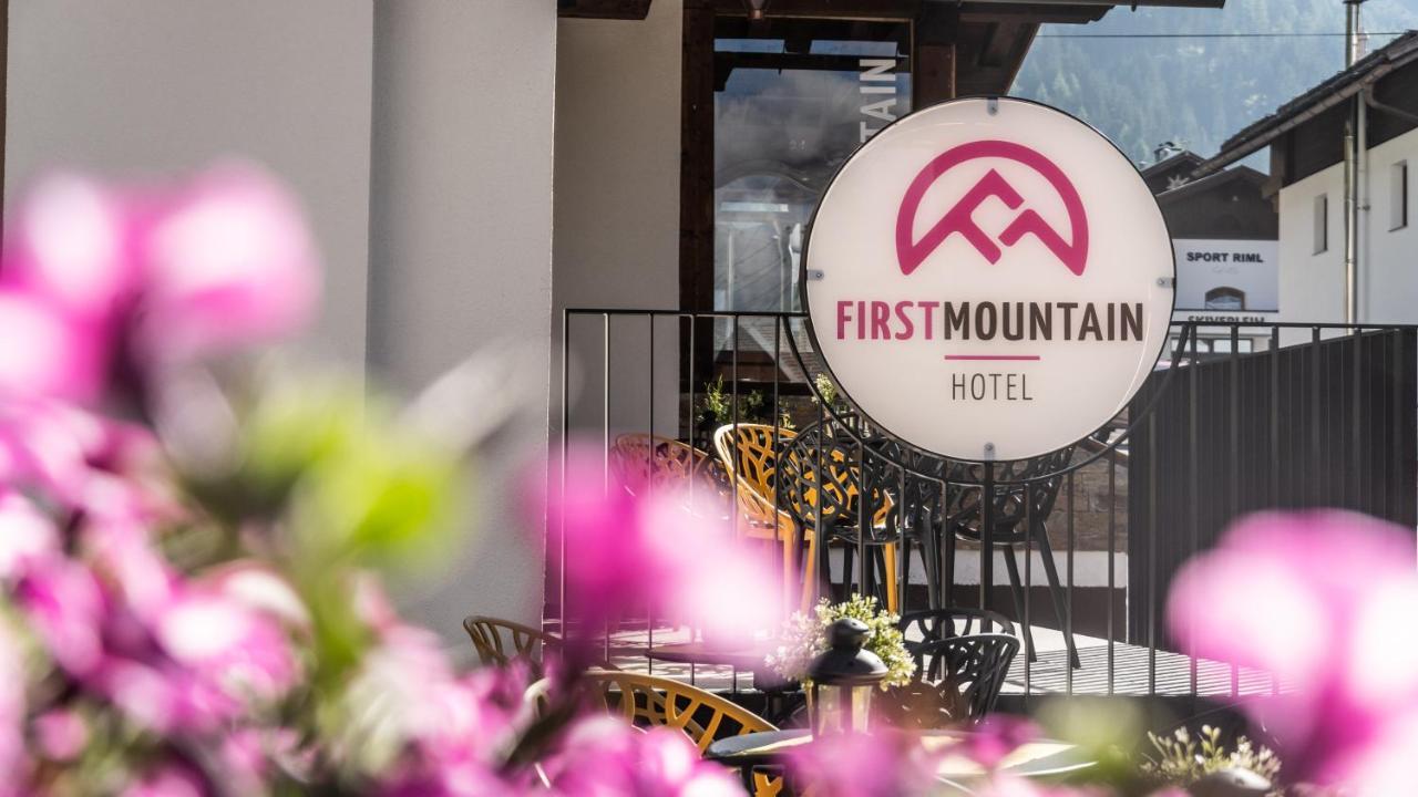 First Mountain Hotel Oetztal Langenfeld Bagian luar foto